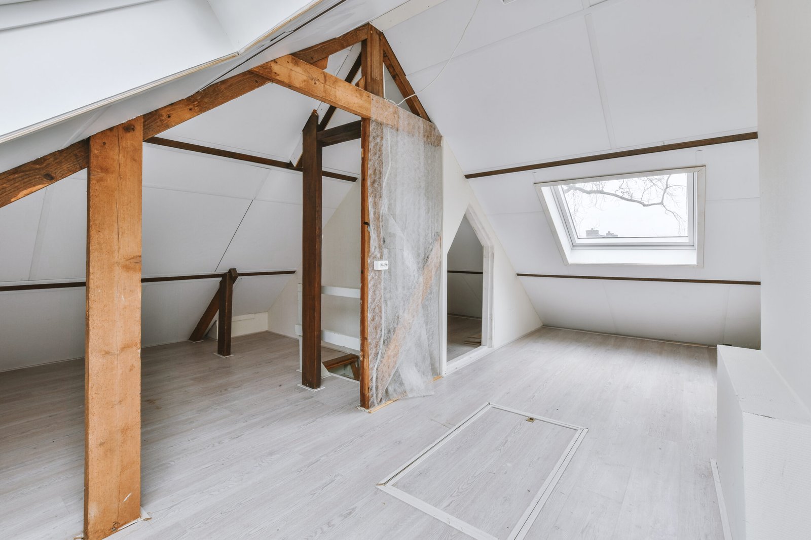 White roof room renovation and beautiful decoration